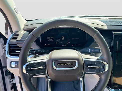 Used 2024 GMC Acadia Denali image 14