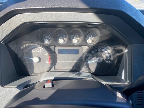Used 2013 Ford F550 4x4 Crew Cab Super Duty w/ Payload Upgrade Pkg image 11