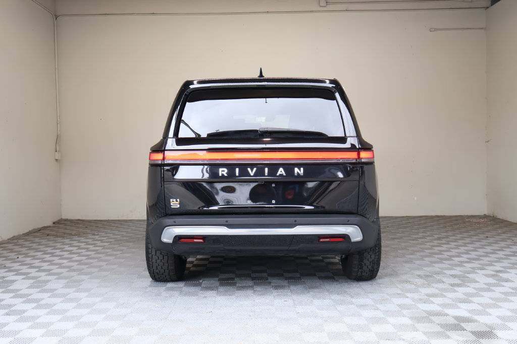 Used 2022 Rivian R1S Launch Edition Quad AWD/4WD image 11