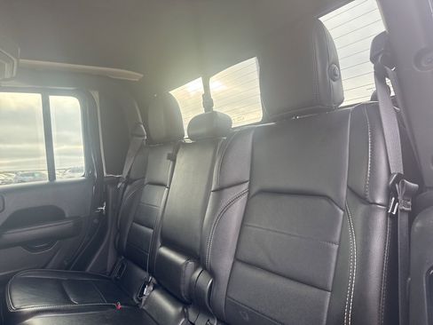 Used 2022 Jeep Gladiator Overland w/ Popular Equipment Package image 22