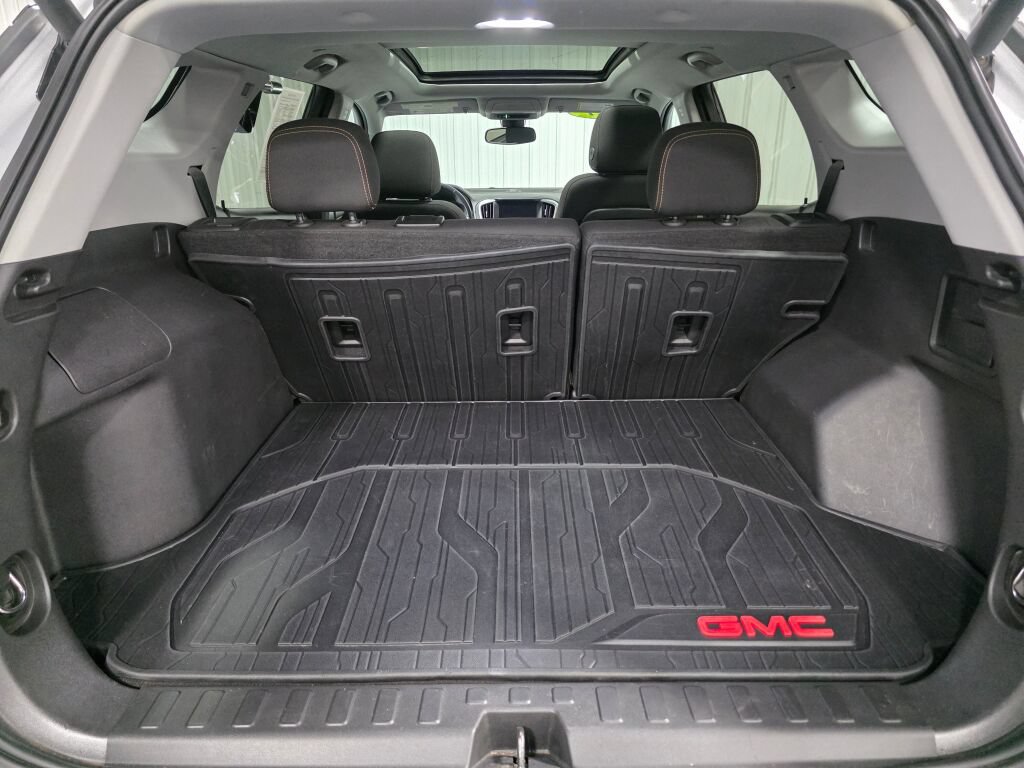 Used 2021 GMC Terrain SLE w/ GMC Pro Grade Package AWD/4WD image 11