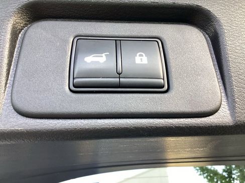 Used 2024 Nissan Rogue SV AWD/4WD image 14