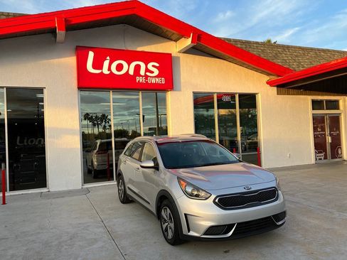 Used 2019 Kia Niro LX FWD image 2