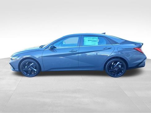 New 2026 Hyundai Elantra SEL Sport Premium FWD image 2