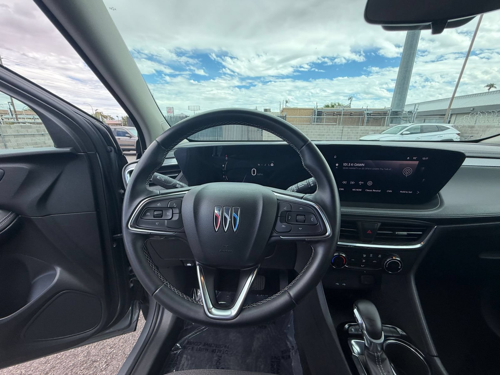 Used 2025 Buick Encore GX Preferred AWD/4WD image 32
