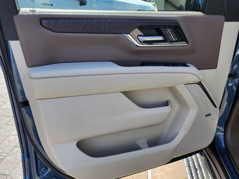 New 2026 GMC Yukon XL Denali w/ Sun & Power Step Package AWD/4WD image 12