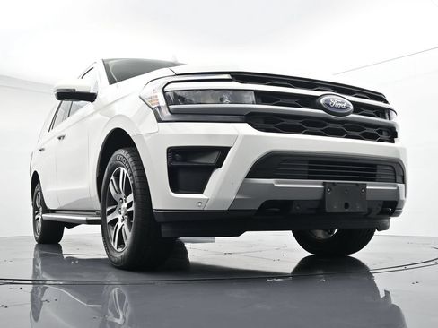 Used 2023 Ford Expedition XLT AWD/4WD image 30