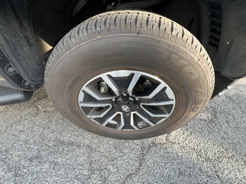 Used 2023 Toyota Tacoma 2WD Double Cab image 29