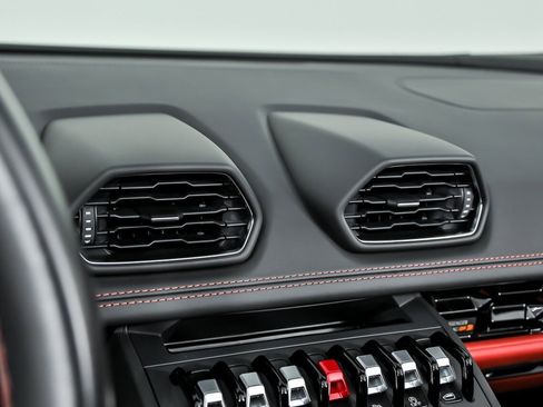 Used 2023 Lamborghini Huracan EVO RWD image 26