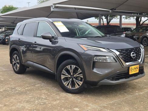 Used 2022 Nissan Rogue SV w/ SV Premium Package FWD image 1
