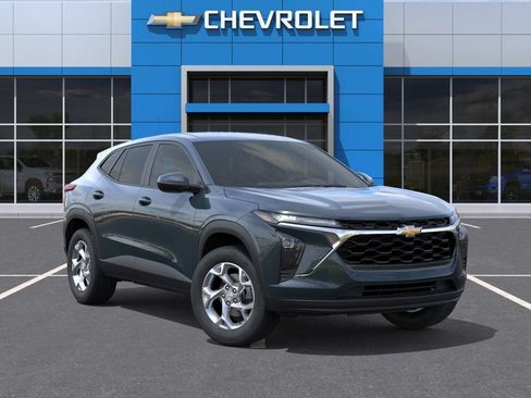 New 2026 Chevrolet Trax LS w/ LS Convenience Package FWD image 7
