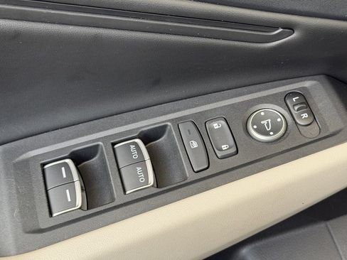 Used 2025 Honda Accord SE image 12