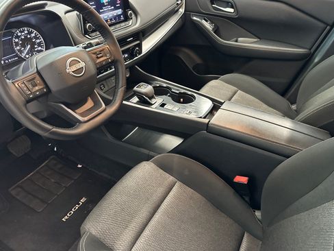 Used 2025 Nissan Rogue SV FWD image 10