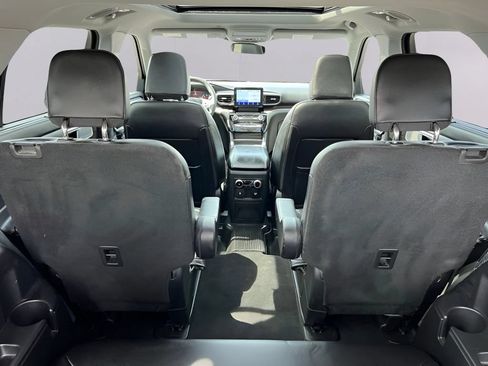 Used 2023 Ford Explorer Limited w/ Equipment Group 301A AWD/4WD image 18