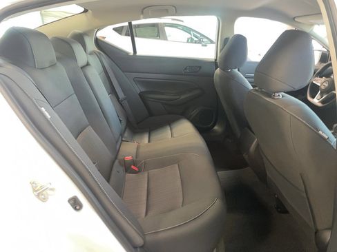 Used 2025 Nissan Altima 2.5 SV image 19