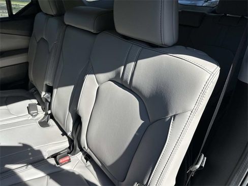 New 2025 Honda Pilot Touring image 13