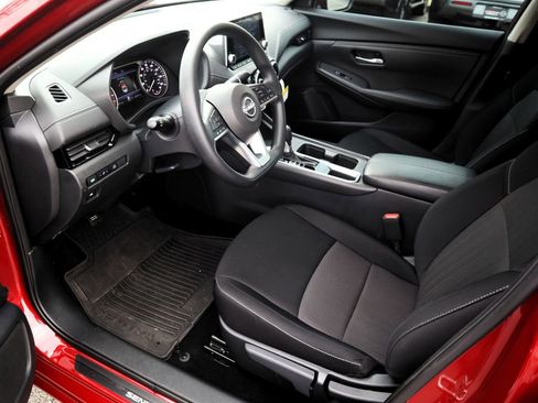 Used 2025 Nissan Sentra SV image 13