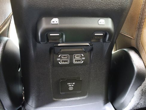 Used 2022 Jeep Wrangler Unlimited Sahara w/ Cold Weather Group image 27