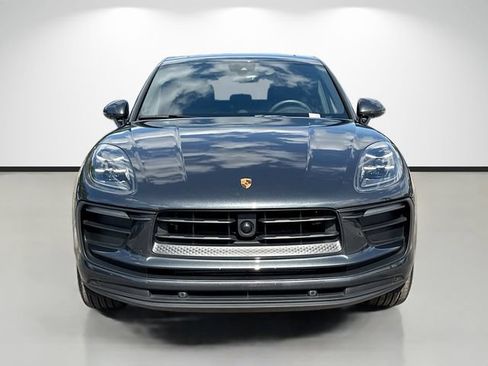 Certified 2025 Porsche Macan AWD/4WD image 8