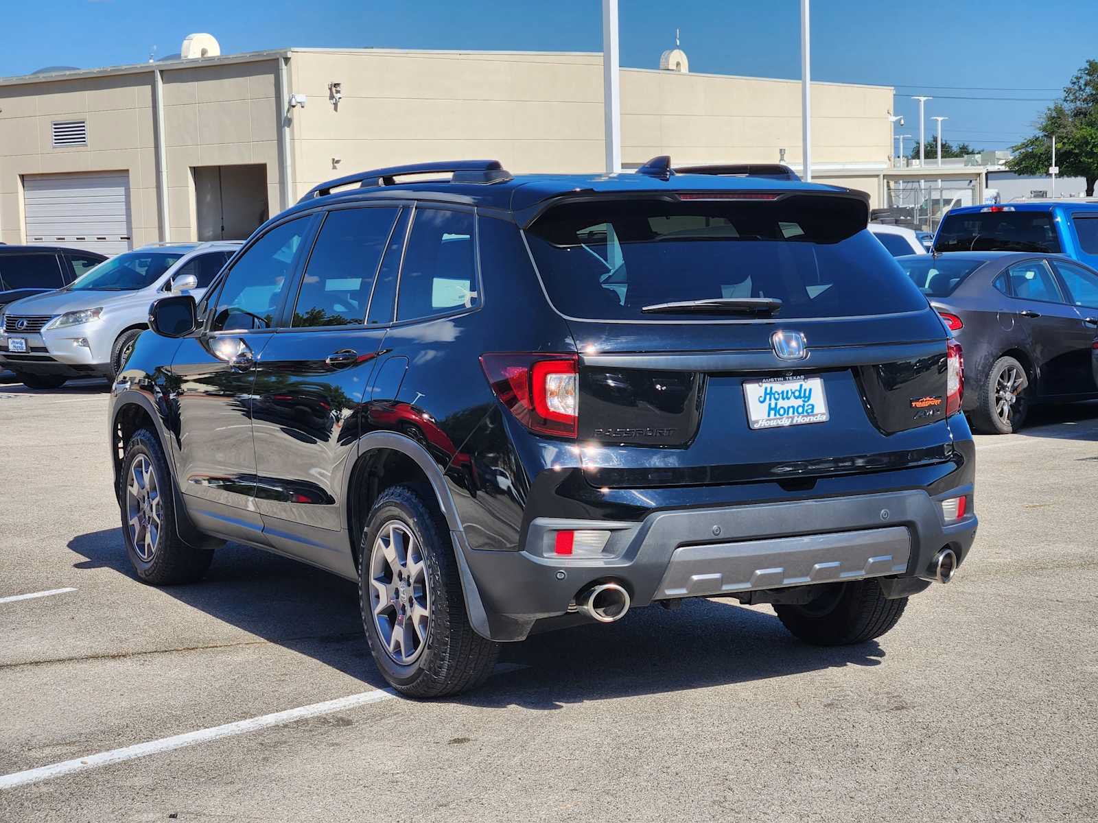 Used 2023 Honda Passport TrailSport image 5
