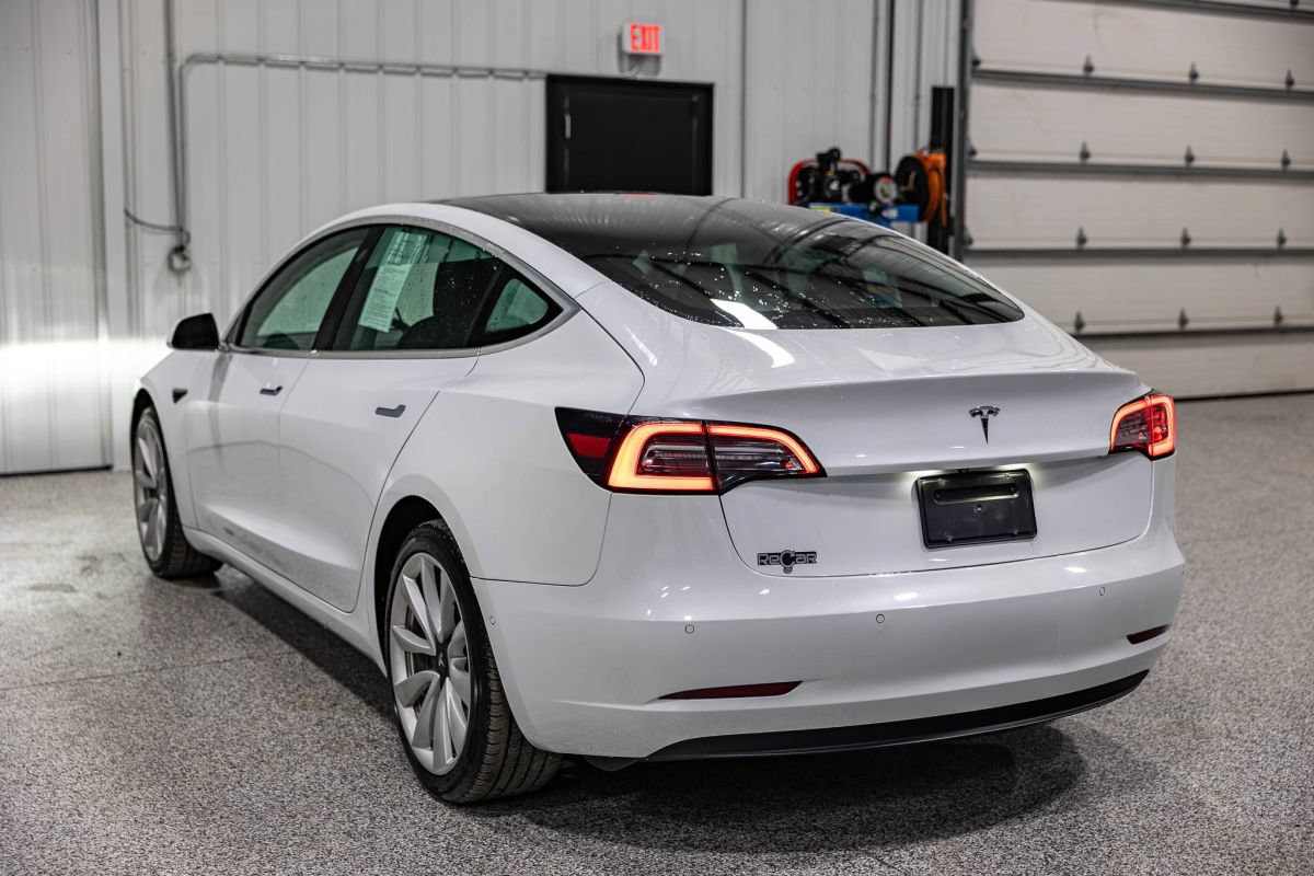 Used 2019 Tesla Model 3 Mid Range RWD image 5