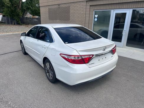 Used 2015 Toyota Camry SE FWD image 4