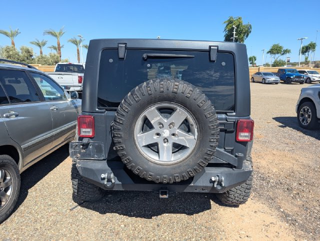 Used 2017 Jeep Wrangler Unlimited Rubicon w/ Connectivity Group AWD/4WD image 9