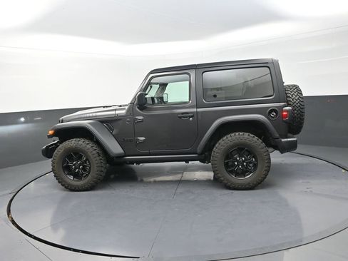 Used 2025 Jeep Wrangler Sport image 6