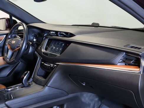 Used 2021 Cadillac XT5 Premium Luxury w/ LPO, Floor Liner Package AWD/4WD image 33