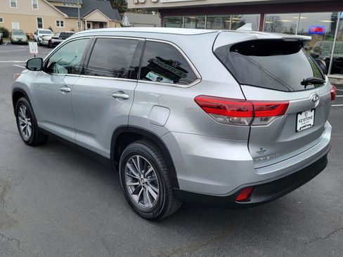 Used 2019 Toyota Highlander XLE image 7