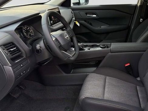 New 2026 Nissan Rogue SV w/ Cold Weather Package AWD/4WD image 6