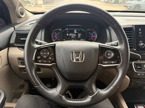 Used 2020 Honda Pilot Touring image 13