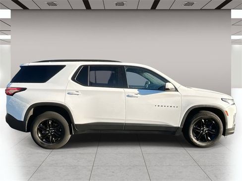 Used 2023 Chevrolet Traverse LT w/ Midnight/Sport Edition image 2