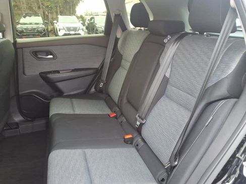 Certified 2023 Nissan Rogue SV image 17