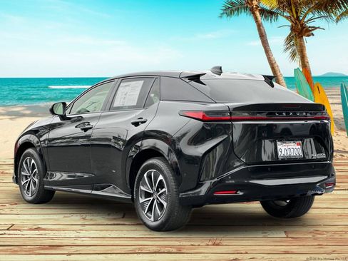 Used 2023 Lexus RZ 450e Premium w/ Technology Package AWD/4WD image 4