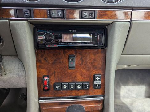 Used 1987 Mercedes-Benz 560 SL image 23