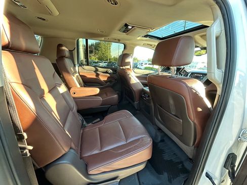 Used 2016 Chevrolet Suburban LTZ image 8
