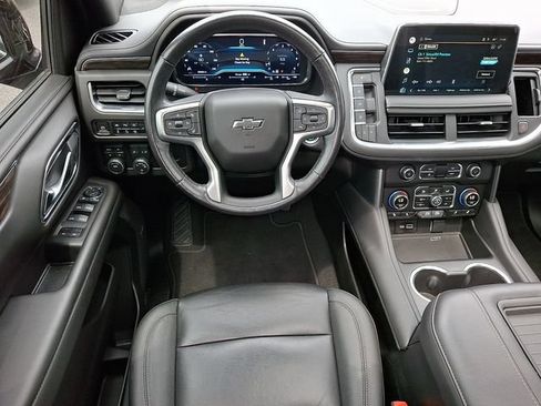 Certified 2022 Chevrolet Tahoe Z71 w/ Luxury Package AWD/4WD image 12