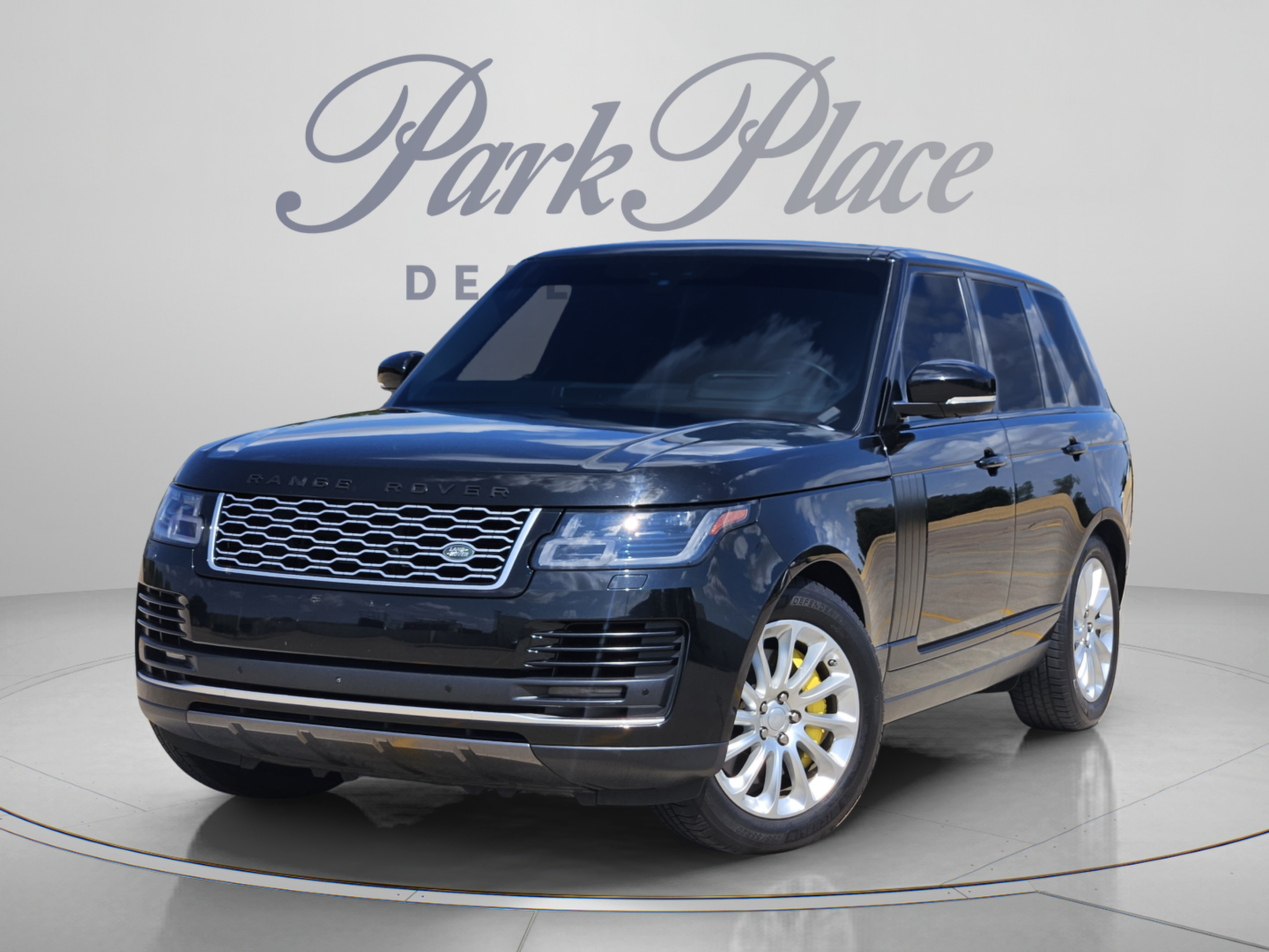 Used 2018 Land Rover Range Rover HSE AWD/4WD image 1