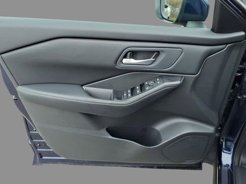 Used 2026 Nissan Rogue SV image 16