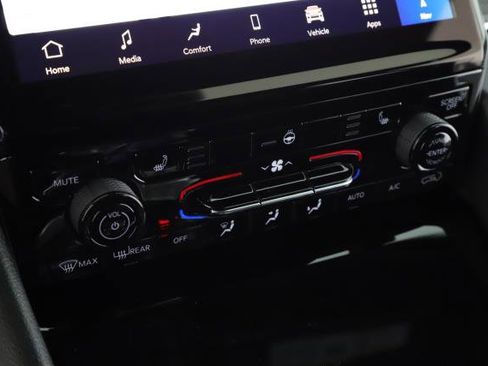 New 2025 Jeep Grand Cherokee L Limited w/ Black Appearance Package image 14