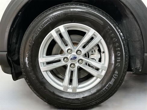 Used 2020 Ford Explorer XLT image 37