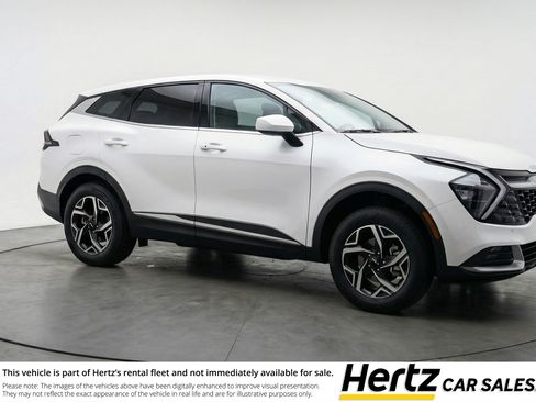 Used 2025 Kia Sportage LX image 1