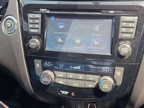 Used 2018 Nissan Rogue Sport SL FWD image 26
