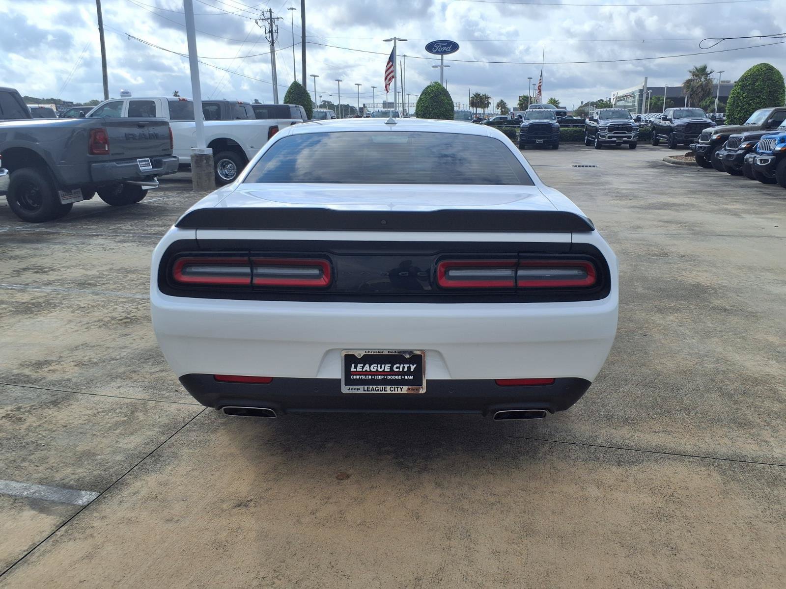 Used 2023 Dodge Challenger R/T w/ Plus Package RWD image 6