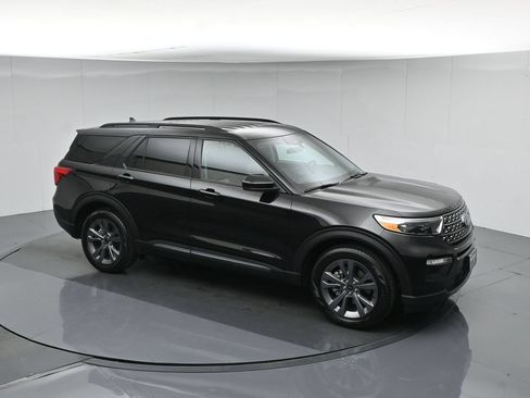Used 2023 Ford Explorer XLT w/ Equipment Group 202A RWD image 46
