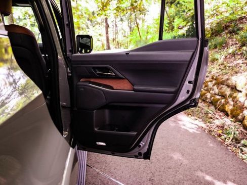 Used 2025 Lexus GX 550 AWD/4WD image 48