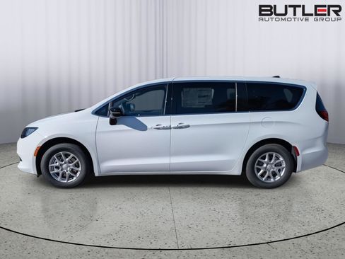 New 2026 Chrysler Voyager LX FWD image 3