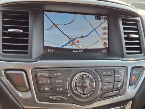 Used 2019 Nissan Pathfinder SL AWD/4WD image 5