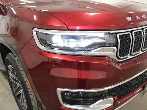 Used 2025 Jeep Wagoneer L Series II w/ 8-pass Seating Package image 12